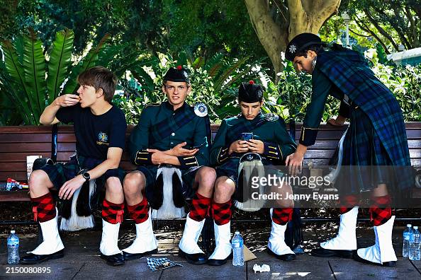 Australia celebrates Anzac Day, which commemorates the day the Australian and New Zealand Army Corp (ANZAC) landed on the shores of Gallipoli on April 25, 1915 during World War 1. #ANZAC 📸: Jenny Evans + Tracey Nearmy + @chrishydephoto See all coverage 👉 tinyurl.com/mtz2mr2h