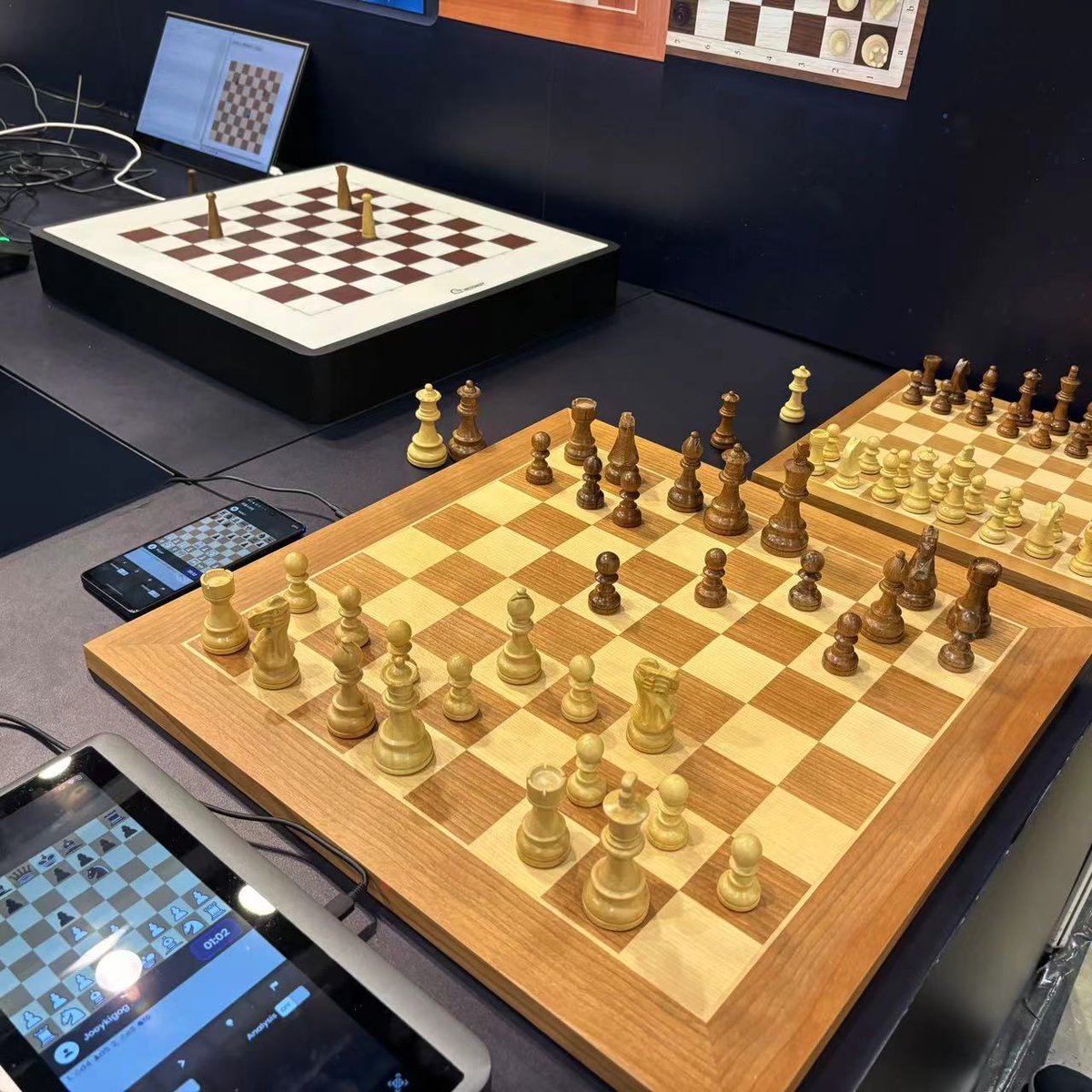 Chessnutech2022's tweet image. 📷 Snapshots from the Exhibition! 📷
.
Check out these behind-the-scenes moments captured at our booth. Whether everyone stopped by for a demo, a chat, or just to say hello, we're grateful for each and every interaction. 📷
.
.
#Chessnut #HongKongElectronicsExpo