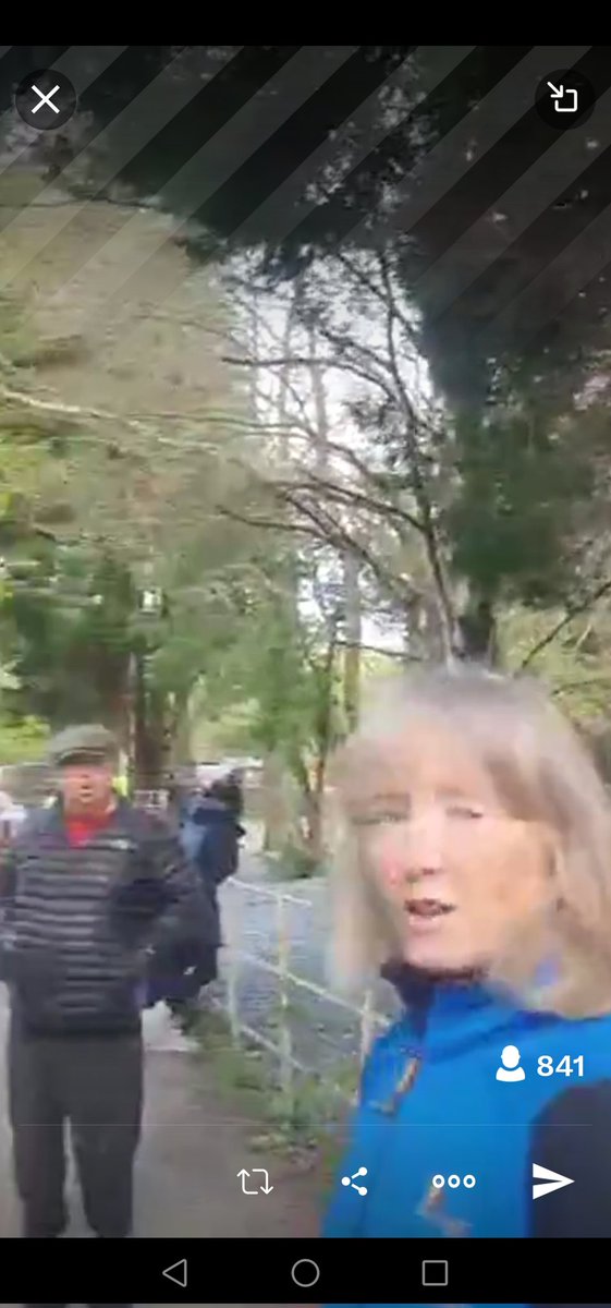 Philip Dwyer is at #TrudderHouse. This woman is repeating everything he says to the Gardai. Gardai arrived at site at 2am & got workers in.
They say they aren't rascist but.....
#StopRacism
#StopFarRight
#RefugeesWelcome
#AsylumSeekersWelcome