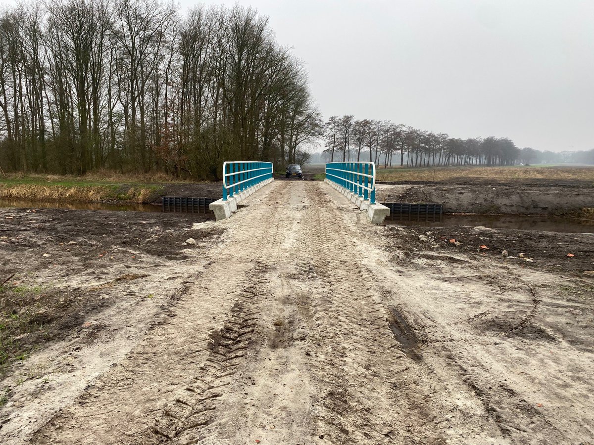 Vanwege het slechte weer zijn de laatste werkzaamheden aan brug Oude Dijk tussen Zuidlaren en Zuidlaarderveen uitgesteld en verplaatst naar 6, 7 & 8 mei. De brug Oude Dijk is dan gestremd, er wordt een slijtlaag aangebracht.