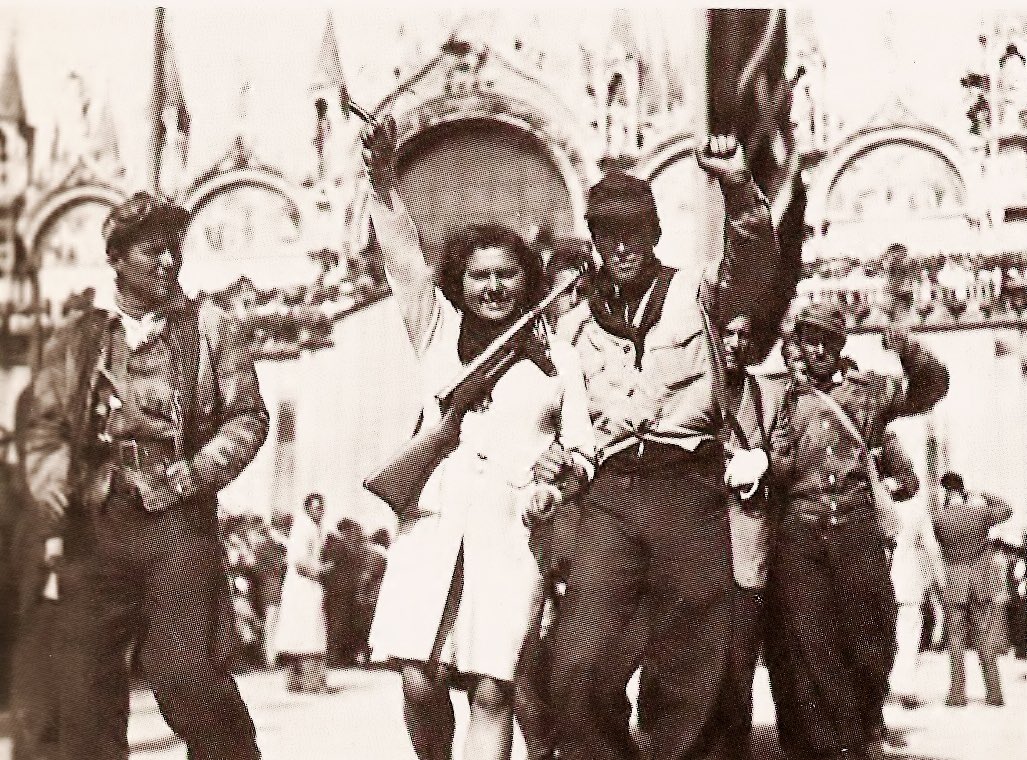 closka82's tweet photo. La festa più bella che c’è 
Viva il 25 aprile
Viva l’Italia liberata https://t.co/kRguJQtjUM