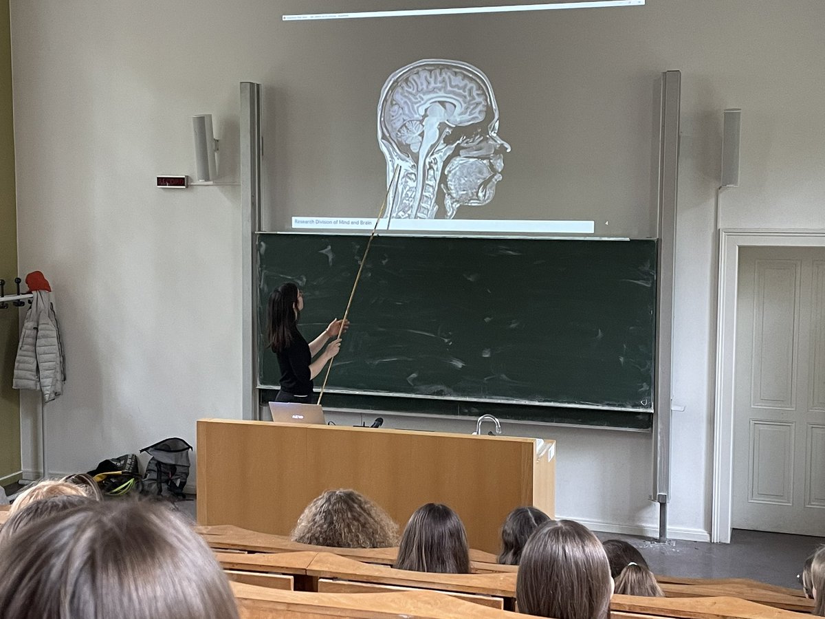 Today is #girlsday - and we are happy to join it together with @bccn_berlin & @ECN_Berlin to present some #neuroscience #research & Labvisits! #womeninscience