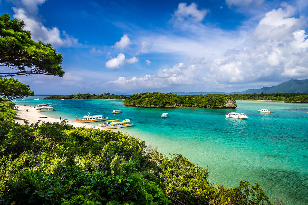 Okinawa, quần đảo nằm ở cực nam Nhật Bản, được mệnh danh là 'Thiên đường nhiệt đới' bởi vẻ đẹp thiên nhiên hoang sơ, nền văn hóa độc đáo và con người thân thiện.
---
Xem thêm: vietnam-tickets.com
#okinawa #nhatban #dulich #vemaybay