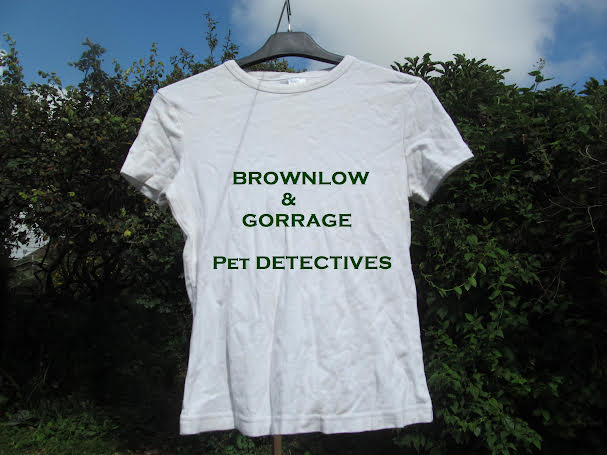 Brownlowpd65's tweet photo. Have you got the book or the T-shirt? https://t.co/fwi8FKyM97 #cosycrime #dogs #petdetectives #BooksWorthReading #bookstagram #Brighton #Sussex #Paris https://t.co/cplOWwdnYV