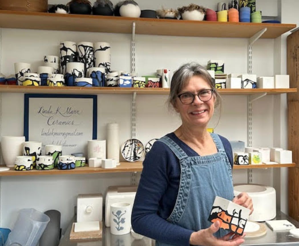Meet the renowned potter, Linda Marr, at this year's Green Days Craft fair in Chiswick on 8 & 9 June. Don't miss the chance to connect with a talented artist! #GreenDays #CraftFair #chiswick #bedfordparkfestival