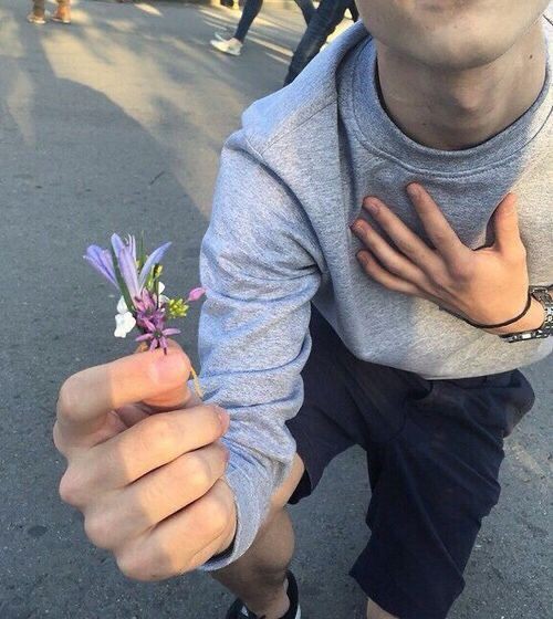 itsm1ckey_'s tweet photo. จีน่อทำอาราย https://t.co/jYxnpEPv5H