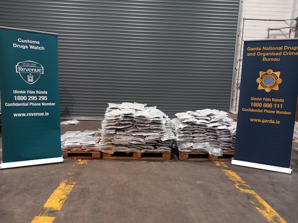 Revenue seize herbal cannabis worth €2,400,000 in Meath revenue.ie/en/corporate/p…