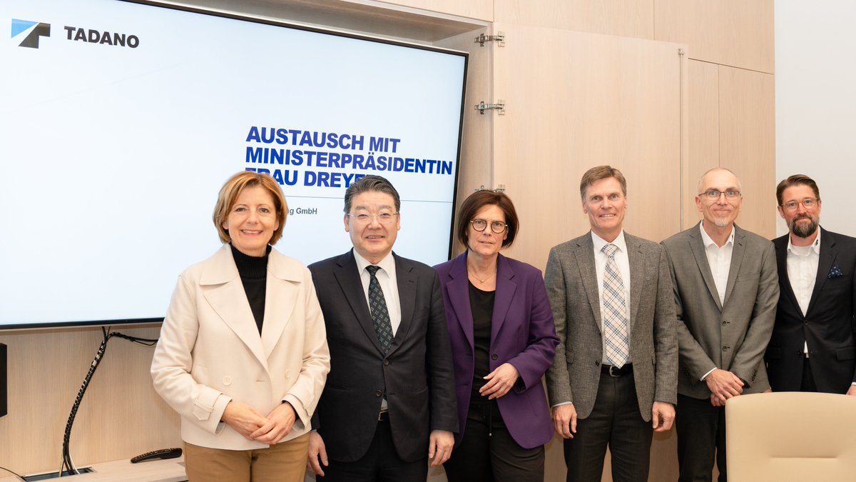 Ministerpräsidentin Malu Dreyer und Staatssekretärin Petra Dick-Walther (@MWVLW_RLP) haben sich mit Kenichi Sawada, CEO des Kranherstellers Tadano Demag, zu einem konstruktiven Austausch getroffen. #Zweibrücken #Wallerscheid #RLP