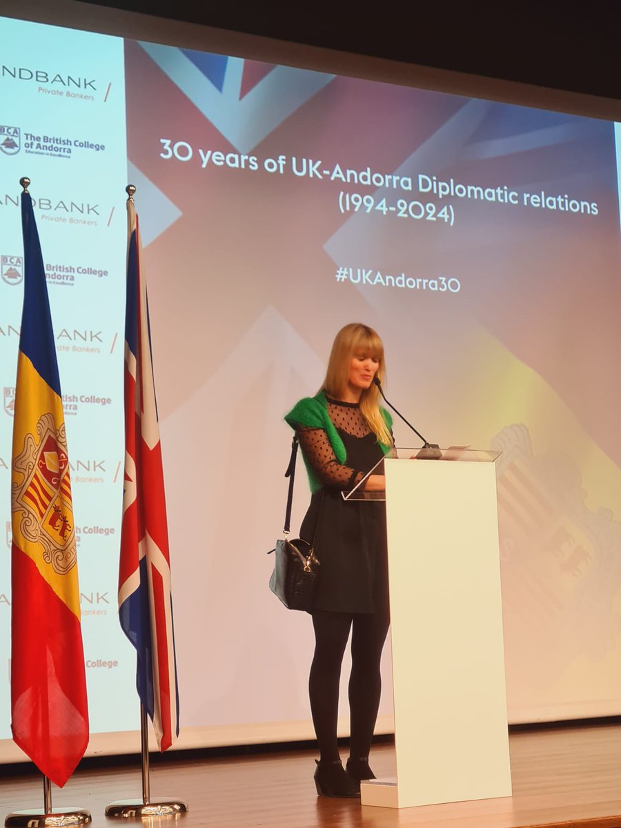 HughElliottUK's tweet photo. Ahir a la nit celebrem 30 anys de relacions diplomàtiques🇬🇧🇦🇩amb @XavierEspot Cap de Govern del Principat i amb @inmatorfaus Ministra d’Afers Exteriors. Una relació que espero, continuï sent tan reeixida entre els nostres pobles per molts anys més.
Gràcies per acompanyar-nos! https://t.co/K0xRujzaxI