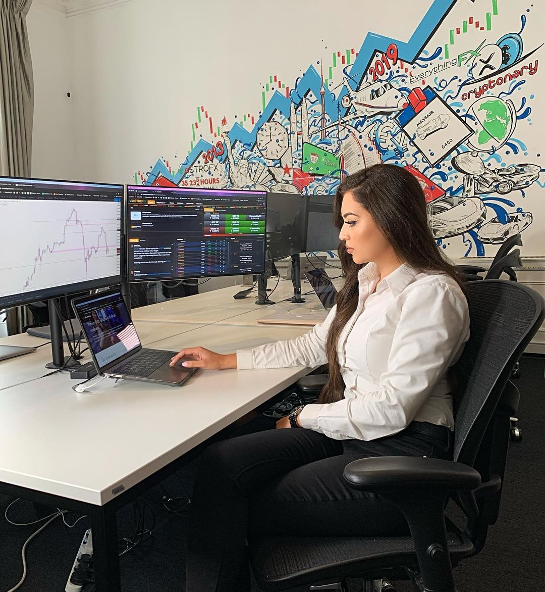 barbaraj2707's tweet photo. Success at anything will always come down to this:
FOCUS & EFFORT
And we control both!
#focus #success #forex #fx #ladytrader #femaleempowerment #finance #markets #goals #effort #success #mindset https://t.co/N9L5hIAT83