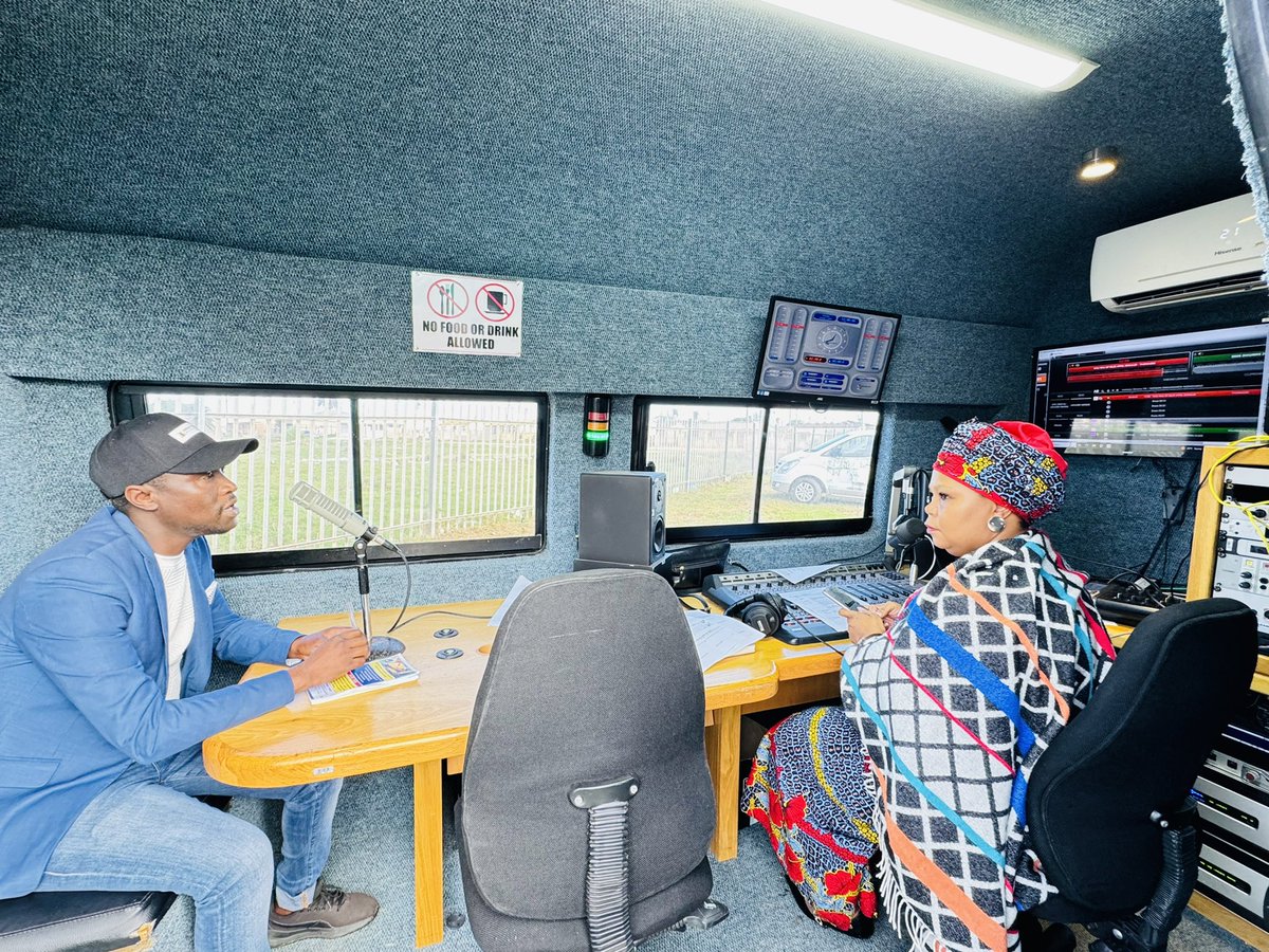 Councillor Luzuko Ndamase of @NMandelaBaymuni Ward 44 setting the scene on @UWFM88_106FM. He is outlining the reason why we are here today and encouraging the community members who qualify for government subsidised decoders to come and register. #GoDigital #TshintshaUngaSali