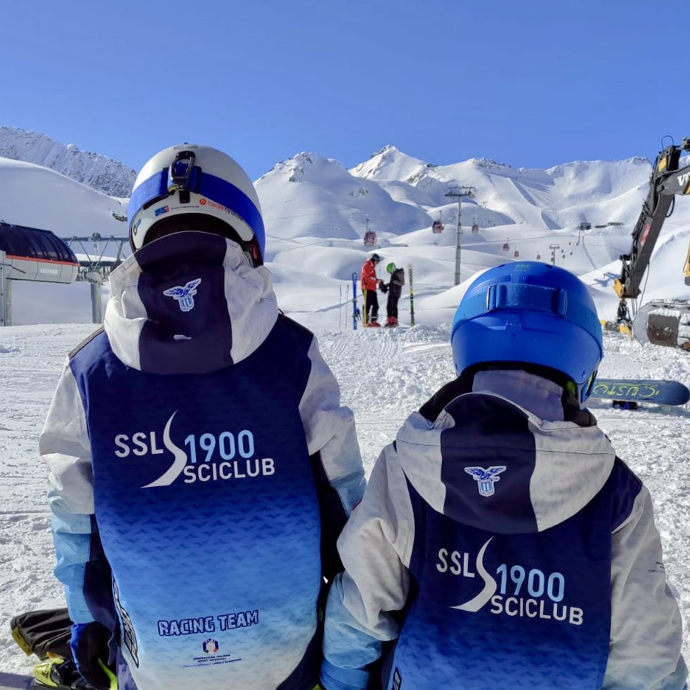 SSLazioSciClub's tweet photo. Cicutis Bro infaticabili. Gabriele e Francesco degli #sslazioskids ci mandano questa foto di una bellissima giornata su neve invernale dal Presena!! 

#sslaziosciclub #sslaziosci #sciclubsslazio #sciareinprimavera #tonale #presena #ghiacciaiopresena #nonmollaremai https://t.co/IZaZwMsWr3
