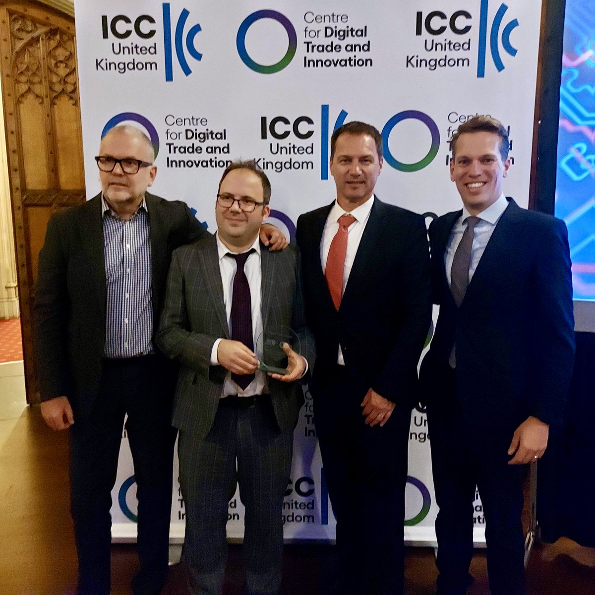 CargoX, Lloyds Bank, and Enigio have been awarded the Best Use of Interoperable Digital Trade Technology in the #Banking Sector Award at the ICC C4DTI Digital Trade Awards #C4DTIAwards #interoperability #fintech #BankingInnovation  cargox.io/content-hub/ll…