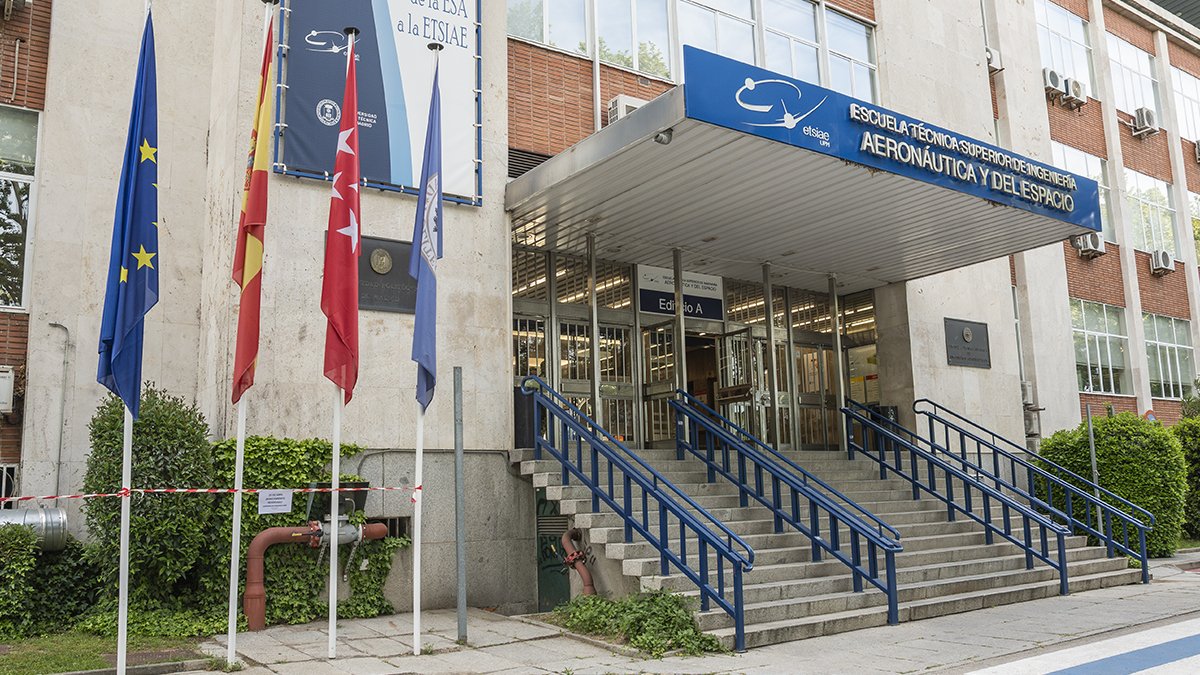Hoy, el máximo órgano de gobierno de <a href="/La_UPM/">Universidad Politécnica de Madrid</a> se reúne en la #ETSIAE. Acogemos, orgullosos, la celebración del Consejo de Gobierno de nuestra Universidad.

#somosUPM #UPM <a href="/DelegacionAero/">Delegación de Alumnos de la ETSIAE</a>