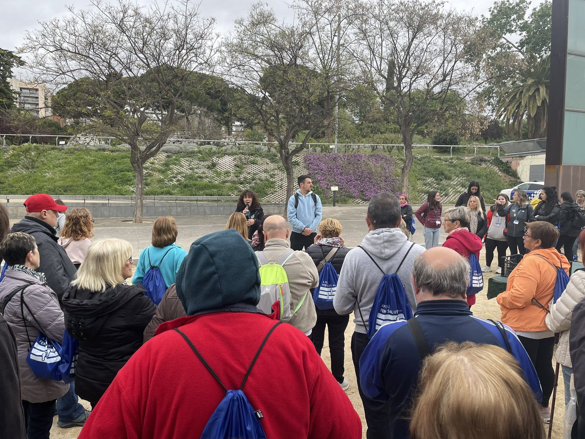 matarocat's tweet photo. En marxa la Caminada popular i urbana que es fa a #Mataró amb motiu del Dia Mundial de l'Activitat Física
👉🏽La sortida s’ha fet des del Parc Central i els prop de 200 participants faran un dels recorreguts del programa A peu fem salut! https://t.co/nmAjh2JQpH