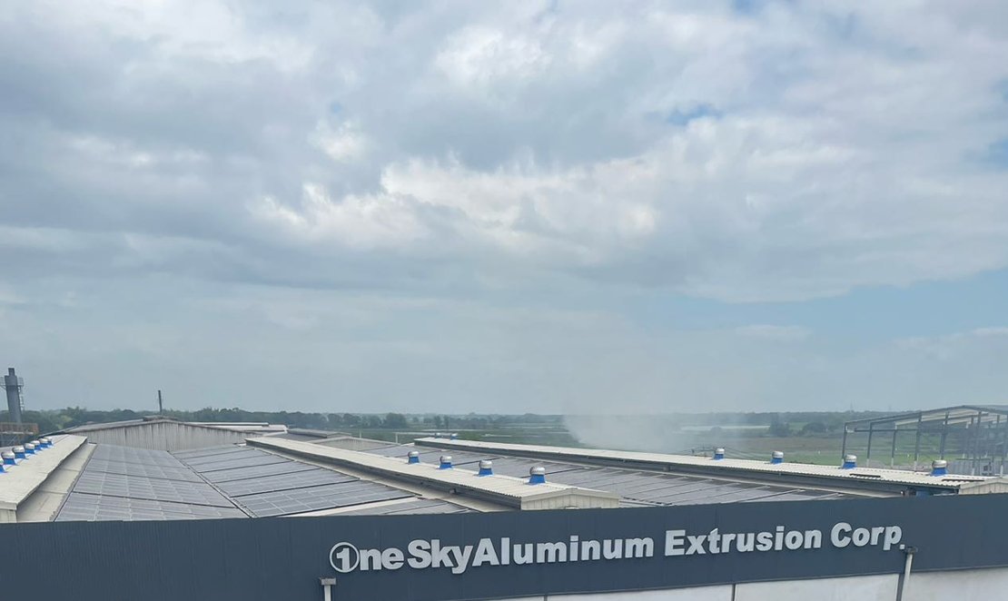 OneSky Aluminum and Hi-MO X6 solar panels illuminate the path toward a sustainable future for the aluminum industry in the Philippines. alcircle.com/news/onesky-al… #aluminium #Sustainability #Philippines #solarpanels