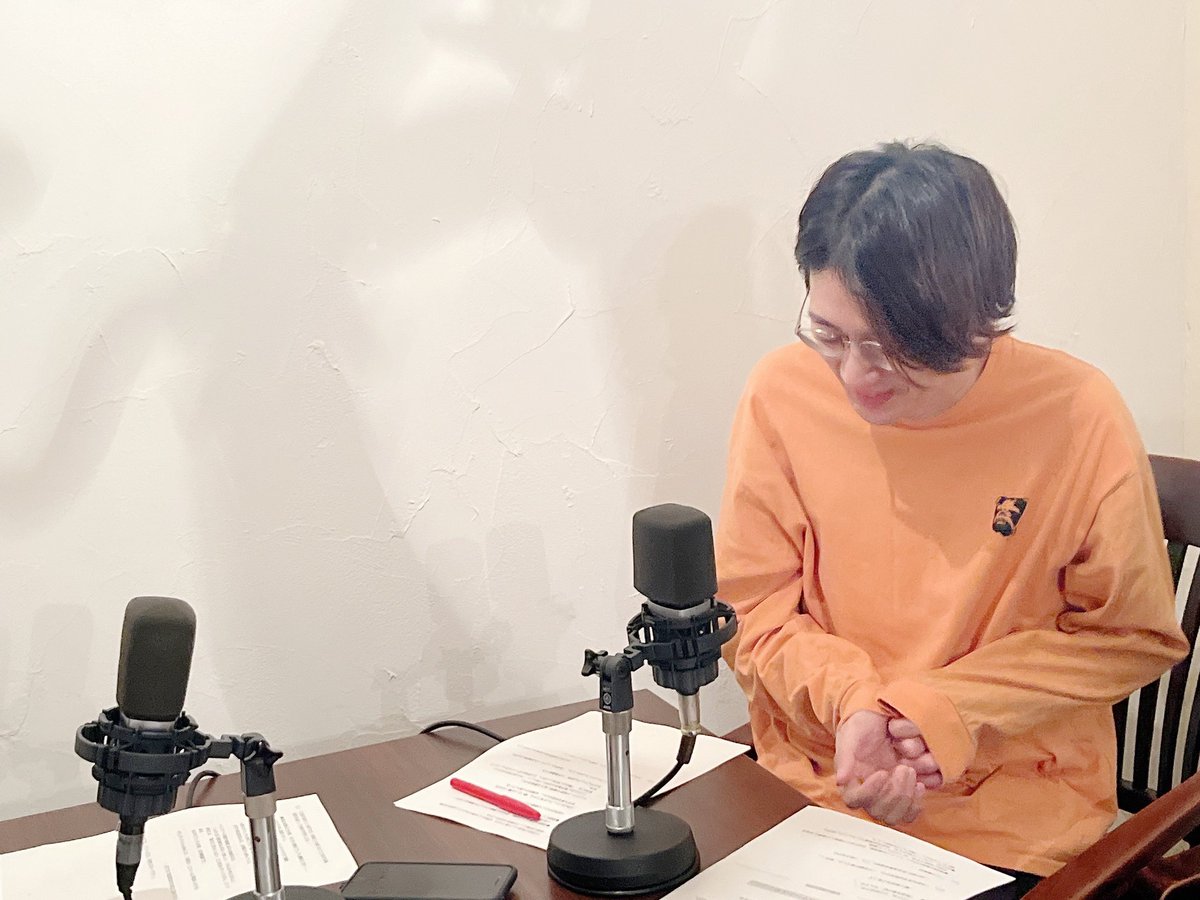 ／
#リスナーと江口 #4 の配信開始！
＼

この番組では、オジサン&お酒大好き高身長男子でしかない #江口拓也 ですが、最近 #おっとっと のCVを担当したそうです🐳
しかし、本当におっとっとなのは、江口の金銭感覚でした。おっととと〜の、おっとっと♪
audible.co.jp/podcast/%E3%83…