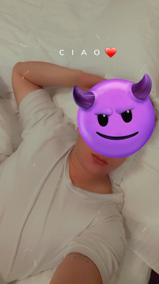 JeyDxb's tweet photo. Bakit ba ayaw moko e chat?? Siguro takot kang ngumiti minuminuto to? At takot ka ma alagaan at sa huli iiwan mo pala ako. DUWAAAG 😄😄 https://t.co/lowesR29Dm