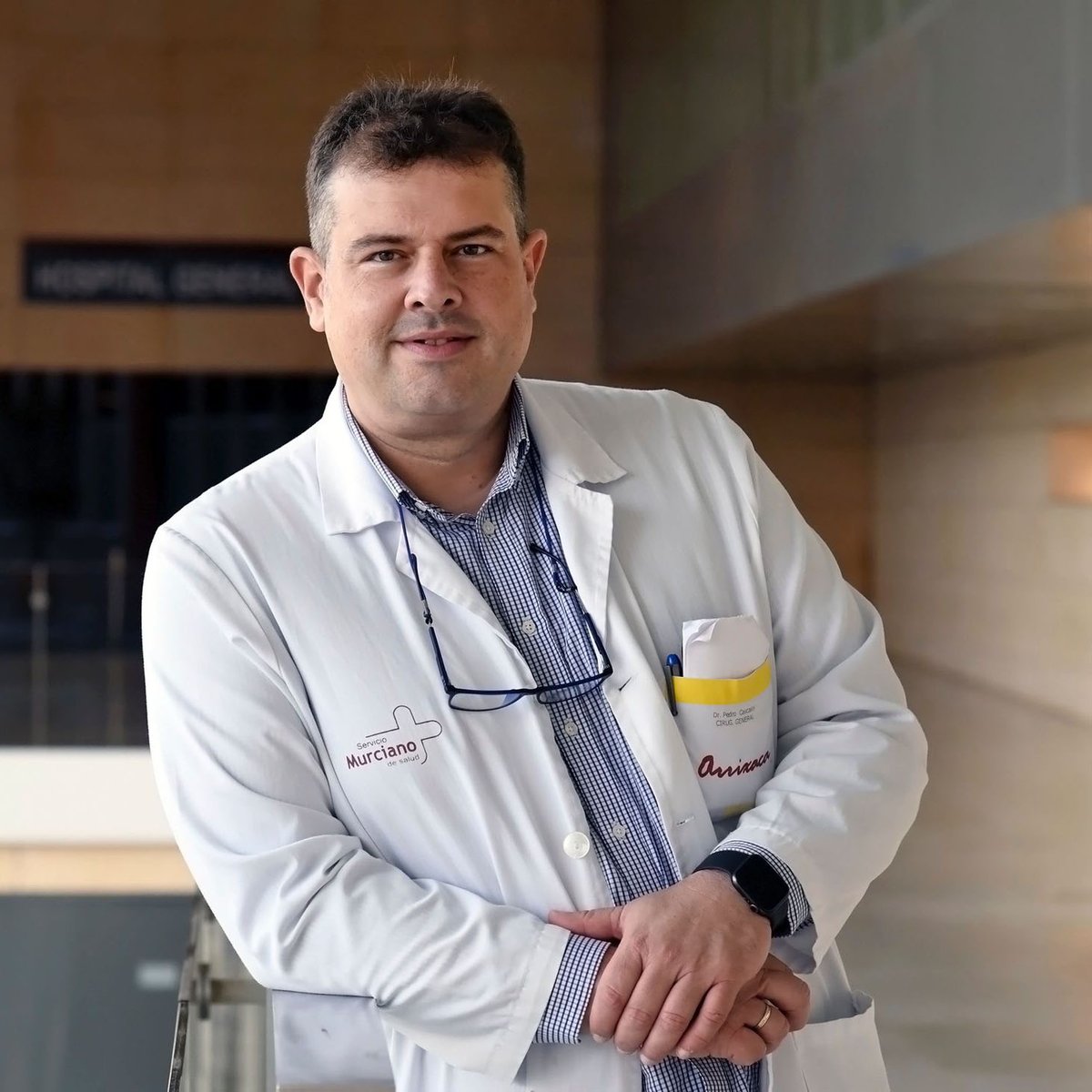 “Tenemos que conseguir que los enfermos de cáncer se traten en centros que estén acostumbrados a tratar muchas veces a otros enfermos iguales. Y eso pasa por la centralización” (<a href="/cascalescirugia/">Pedro Cascales</a>) seoq.org/entrevista-dr-…
