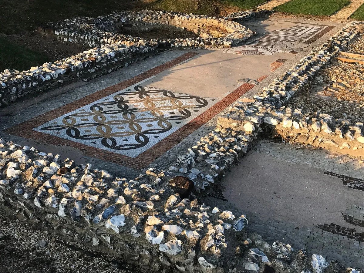 #Frigidarium is the unheated room in the #RomanBathhouse - home to our best-surviving #mosaic. Main use was cooling down and closing the skin pores that have been opened when in the Hot Room. Cold pool was provided to refresh the bather. 
#RomanBritain #RomanVilla #Archaeology