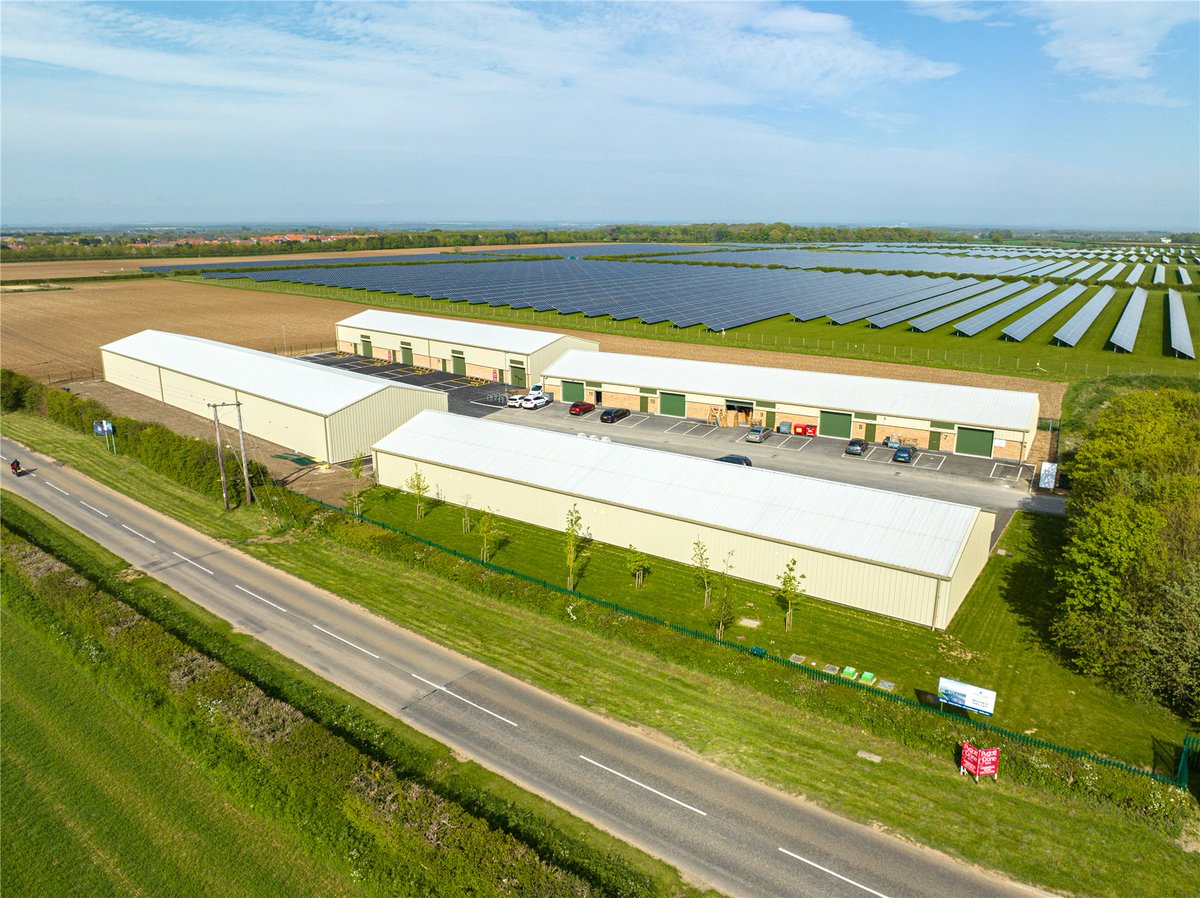 🏗️ Kirk’s Yard plots available now! From £199,950

x10 Units, 1,500 – 2,000 sqft. Modern, cost-efficient industrial units suitable for a variety of business uses. Built to a high spec. Larger units can be combined. 

#lincoln #construction #lincolnshire #ukconstruction