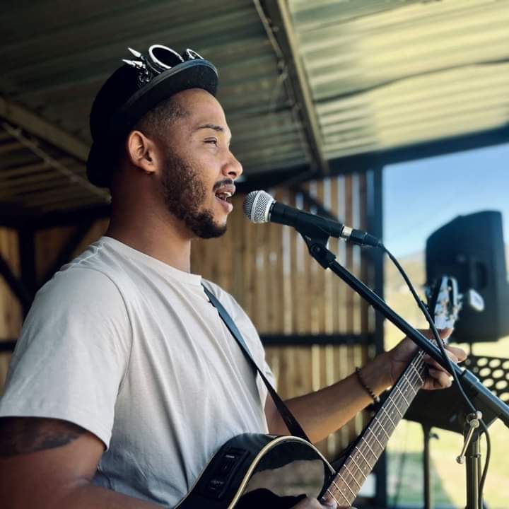 bayharbourmkt's tweet photo. Clear your calendar, because this weekend our soundstage is on fire! 🔥Don’t just hear it, experience it!

26TH FRIDAY, 7PM – SONS OF SALASSIE
27TH SATURDAY, 1PM – KAY AUSTIN
28TH SUNDAY, 1PM – TRAVIS LAWD TUCKER

#SoundStage #LocalMusos https://t.co/oU6RQSxUPb