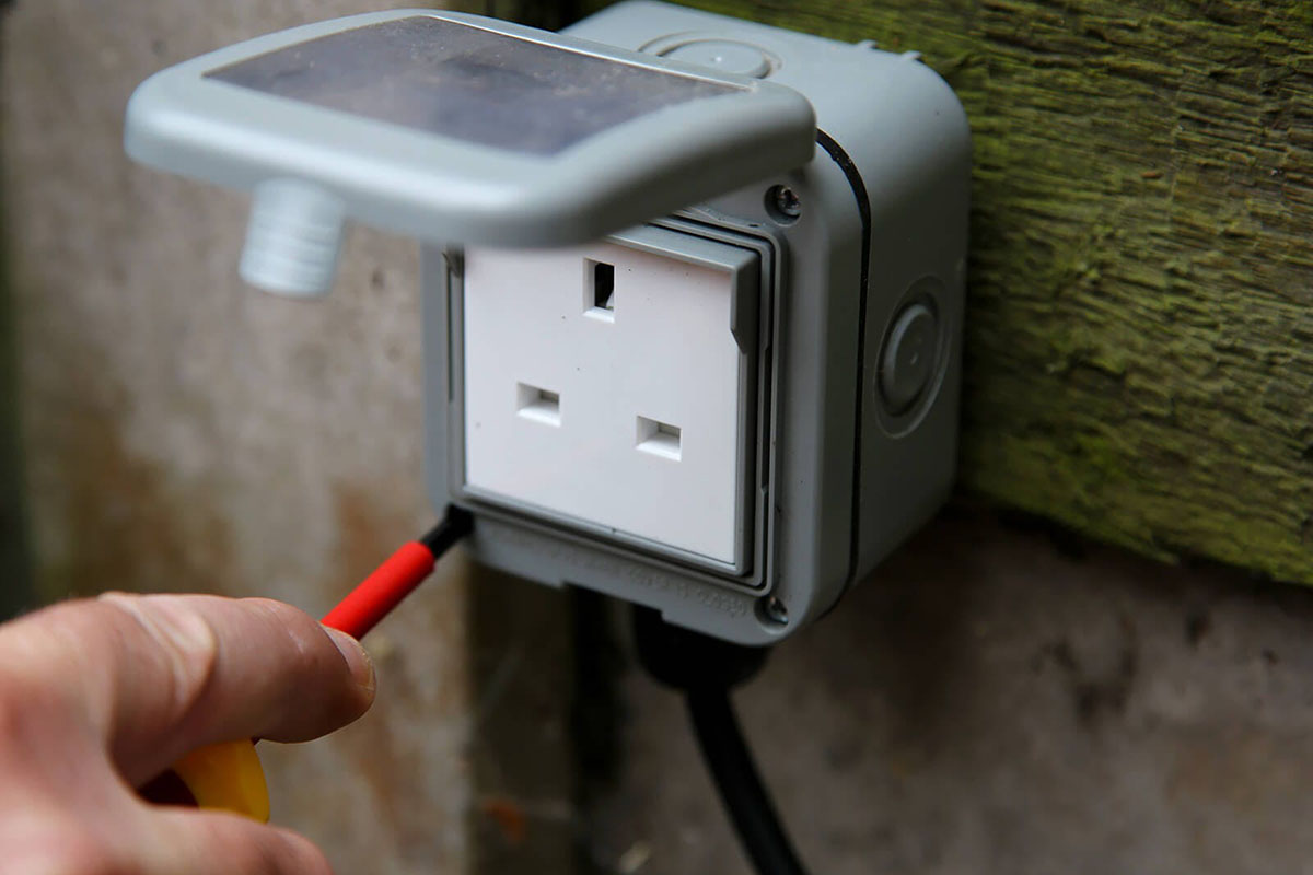 Do you need an outdoor socket installation. Elsys Electrical is your No 1 Electrical contractor. Call for Quote Today!!
bit.ly/3C2A3Gc
#electrician #electricalservices #localelectrician #elsyselectrical #domesticelectrician #elsyselectrical #domesticelectrician