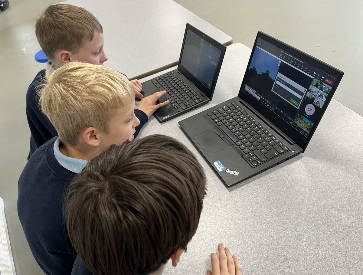 YsgolLlanilar's tweet image. Dyma’r Dewiniaid Digidol yn mwynhau’r sesiwn byw i ddysgu am godio gan ddefnyddio Minecraft Education. Here are the Digital Wizards enjoying the live session to learn about coding using Minecraft Education. #cymhwysedddigidol #codio @ErylJones12 @KayVobeMorris