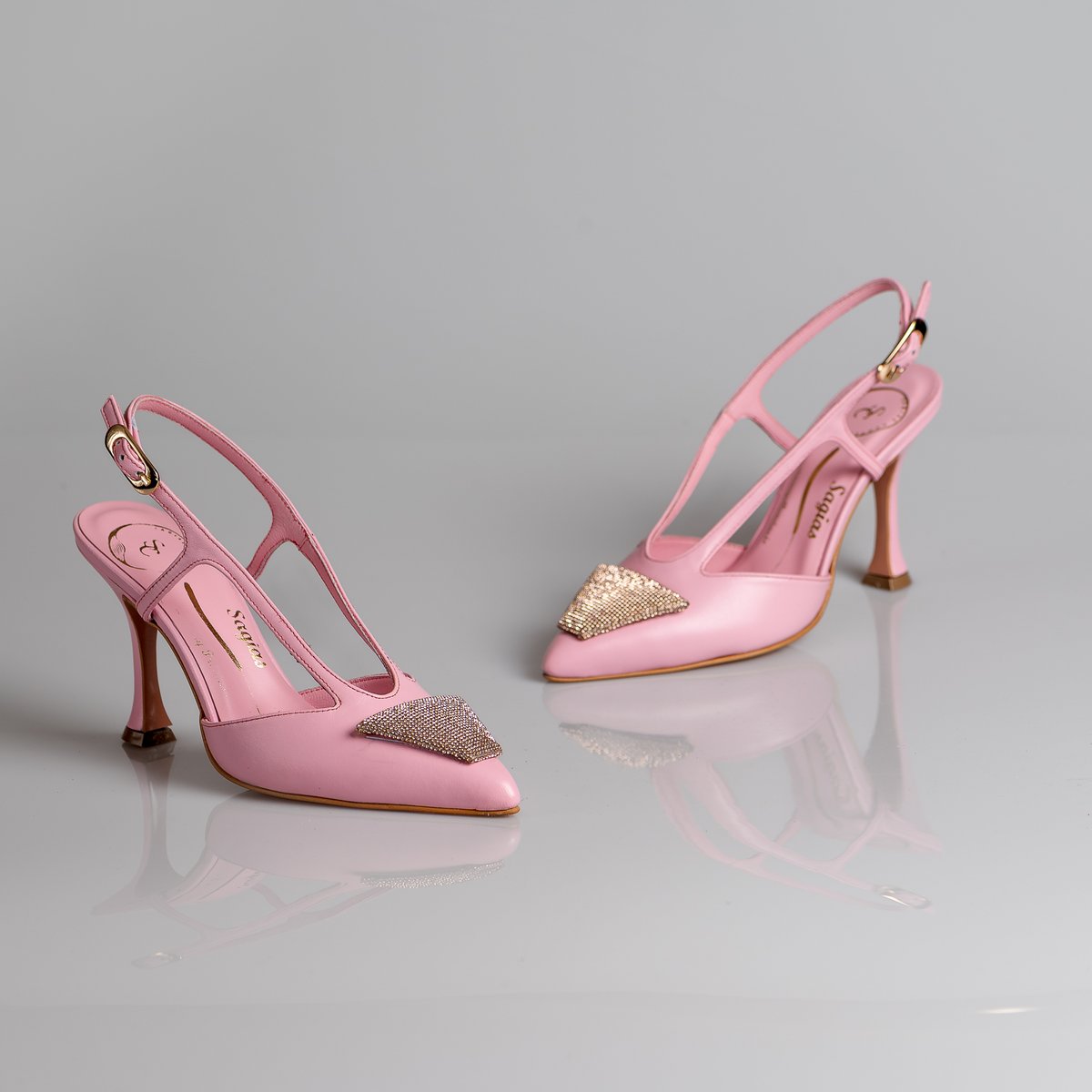 SagiasShoes's tweet photo. New Sping Summer 2024 Collection 🌸
https://t.co/2R8i3VLROS
#sagiasshoes #shoes #leatherbag #leathershoes #Shoes #bags #handmadebags #handmadeshoes #instafashion #instagram #fashionstyle #fashionmoda #fashionwoman #fashionweek #fashionista #newcolletion https://t.co/we2fqSU5KV