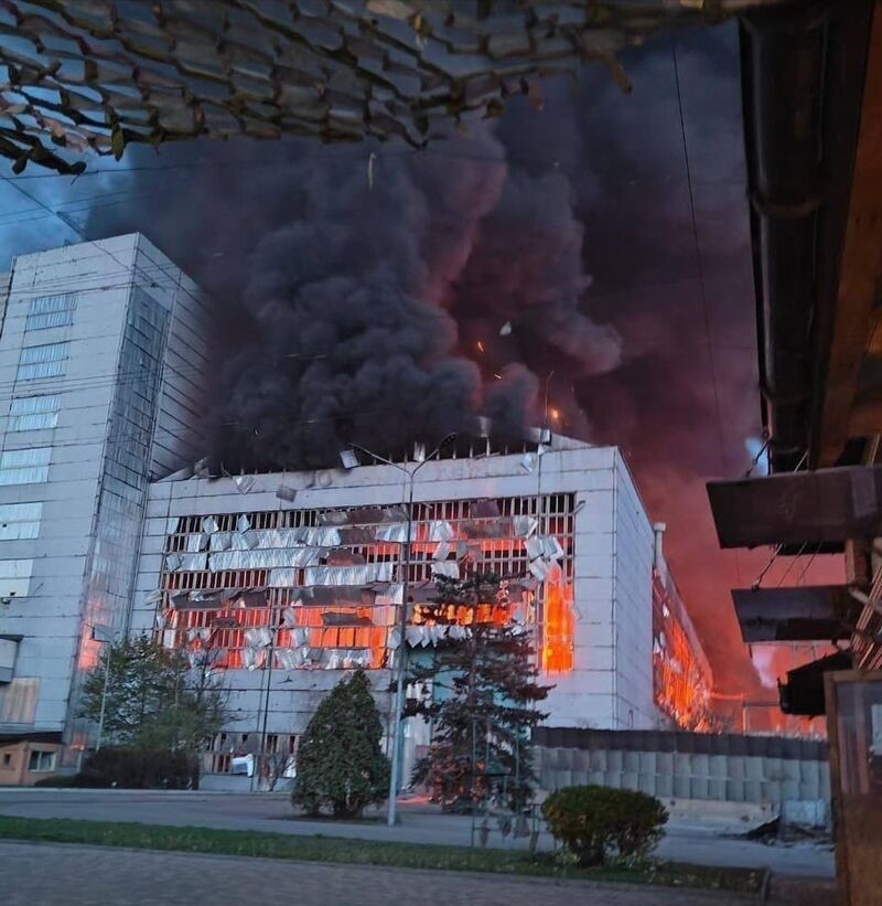 Nyligen terrorbombade #Ryssland ett elkraftverk söder om Kyiv. För att sarga #Ukraina 🇺🇦 och möjligheterna till ett livskraftigt näringsliv. Det målet ska de inte uppnå. Den här månaden donerade jag därför till @PowerUpUkraine. Skänk en slant du med! powerupukraine.se/donera-pengar
