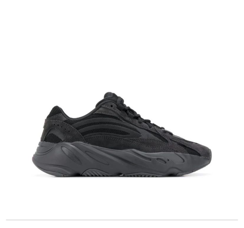 Any plug to get me this YEEEZY V2 with stripe reflectors Size 44 PLEASE REACH OUT