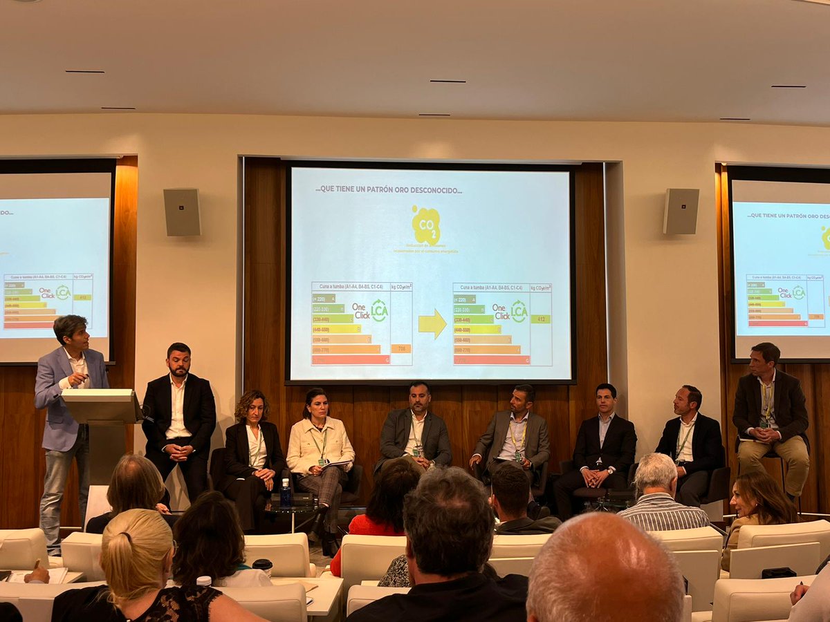 ZehnderIberica's tweet photo. 💡Ayer estuvimos presentes en el II Congreso de Rehabilitación organizado por #InMat el colaboración con @Garrigues_es, donde pudimos participar en la mesa redonda de expertos en #climatización para hablar sobre las claves del #ahorroenergético en la #construcción.
#Zehnder https://t.co/eDBIUxMIiv