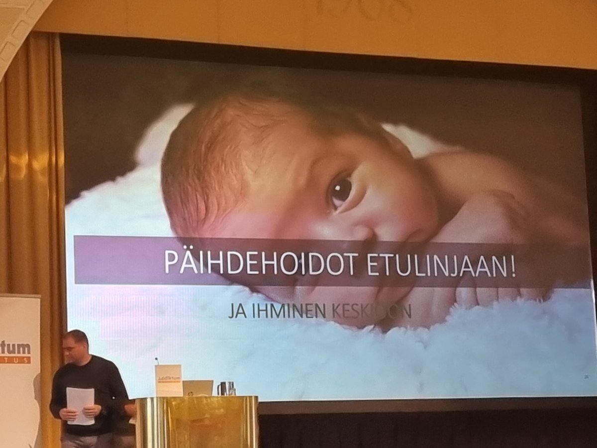 Päihdehoitoon satsaaminen on panostus tulevaisuuteen. <a href="/kaarlosimojoki/">Kaarlo Simojoki</a> kiteytti hyvin; käytetty euro tässä säästää kaksi euroa myöhemmin. Täysin samaa mieltä! @ETKLry #pidäkiinni -hoitojärjestelmä auttaa päihdeongelmaisia odottavia ja vauvaperheitä , todella  kannattava satsaus!