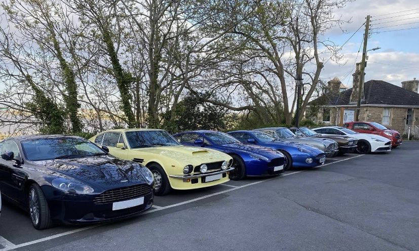 AstonOwnersCom's tweet photo. The SW social group of https://t.co/fhACoDi8oD enjoying an evening out last night. Lovely to see such a variety of models and dare we say colours!
Thank you Royal Inn, Portishead😊👍
#v8
#astonmartin
#astonmartinv8
#astonmartincygnet
#db7gt
#dbs
#astonowners https://t.co/DWvCmmncG1