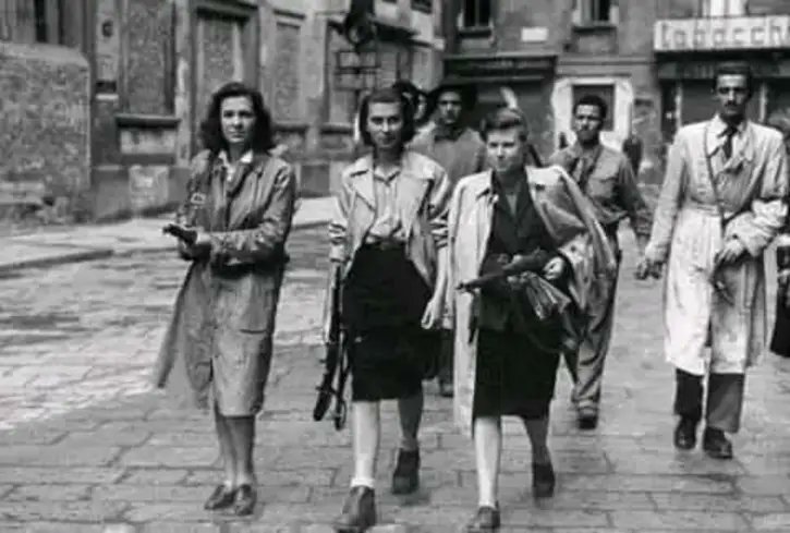 #OTD 25th April 1945 marks Liberation Day in Italy - liberation by the Resistance from the Fascists and Nazis, after over 20years of Fascist dictatorship and two years of Nazi occupation alongside the murderous Fascist Italian Social Republic.

@ANPI_Scuola <a href="/anpilondon/">ANPI London</a>
