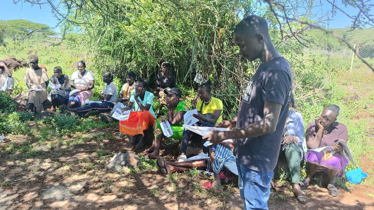 We had a #Farmers #training day in Isiolo, #Kenya on banana paper technology use on sweet potatoes 🍠preliminary results have shown prospects of this technology controlling damage by both Nematodes and sweet potato Weevils! @DannyCoyne6 @Shaukeland2 @CortadaLaura @BioInnovate