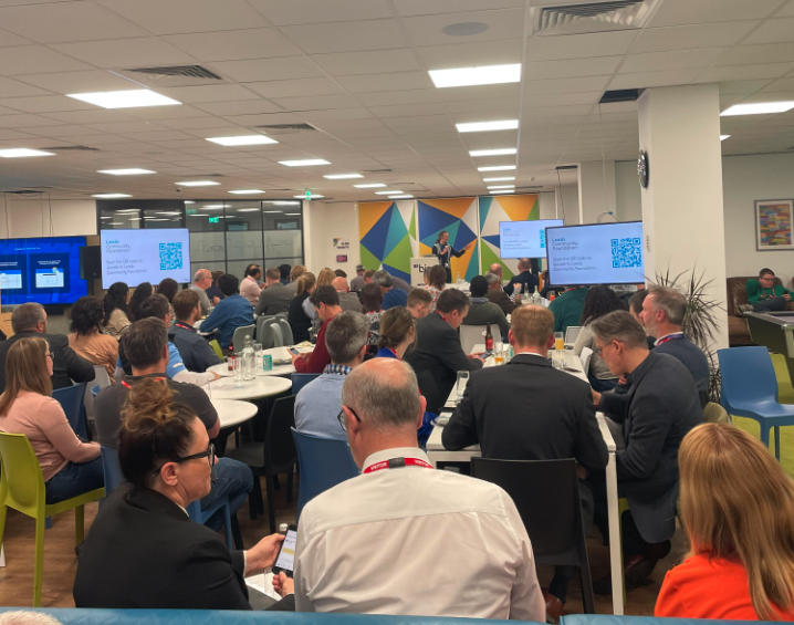paulbrown579's tweet photo. It is getting busier! One year on and it is great to see #LeedsDigitalHealth continue to pick up momentum.

Great talks last night on interoperability from @Lcolledge1983, @richard_irvine , @firehens , Manuel Reyes - thank you to the speakers and everyone that came along. 🙂 https://t.co/9wzIVoxfPC