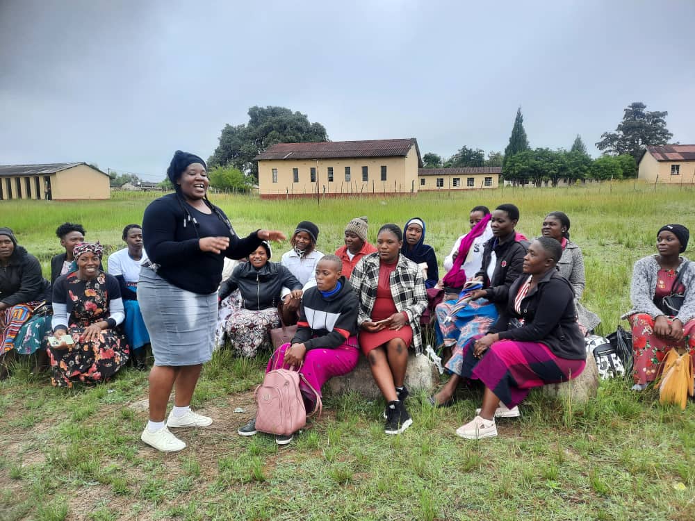 YoungWomenInst's tweet photo. 2/2. They interacted with local leaders face-to-face &amp; through suggestion boxes, which they recommended be placed in every ward. Impressively, 75% of them now actively participate in Water Point committees as they continue advocating for gender-responsive social service delivery https://t.co/qI5cw65DZu