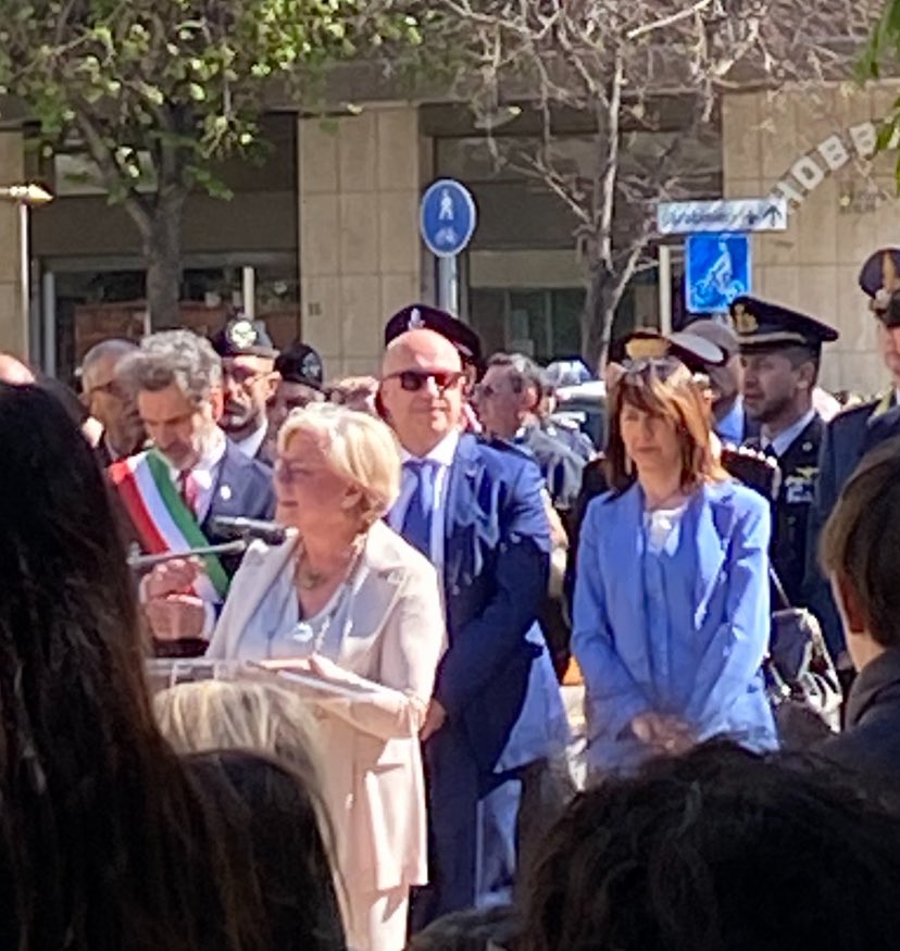 #Lecce #25aprile2024:  oggi in Piazza Partigiani per testimoniare i #principi e i #valori della nostra #democrazia  e per rinnovare l’impegno ad una pratica quotidiana   della #giustiziasociale  nella  #libertà .