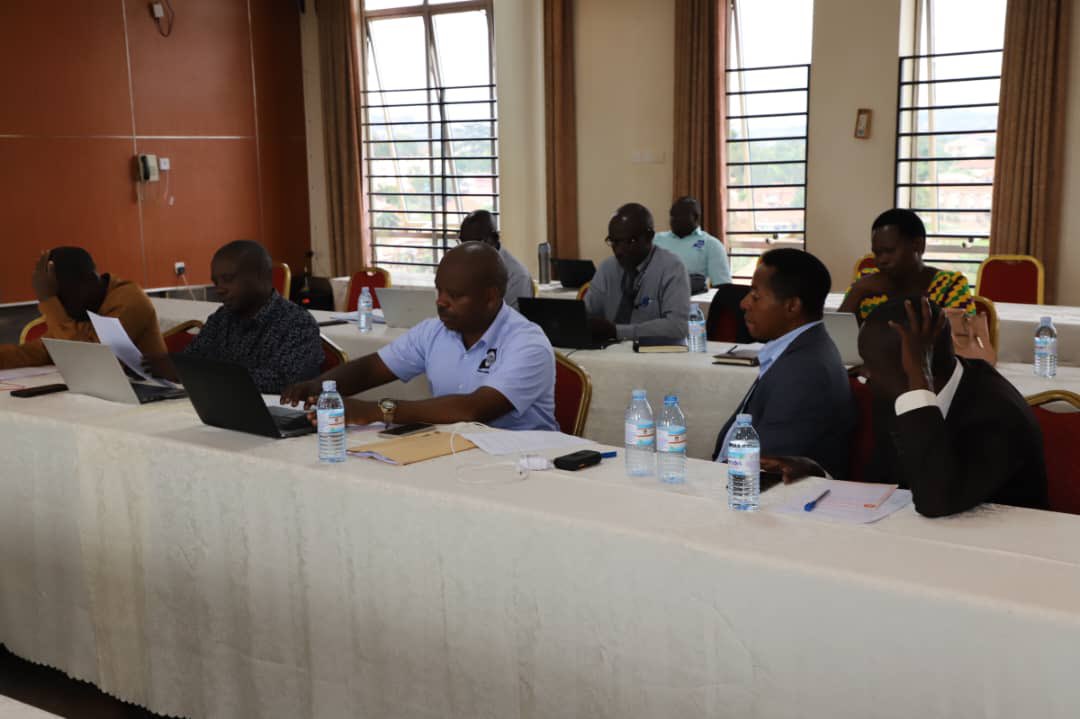 Director Finance and Accounts, Quinto Rwotoyera opening UAC staff retreat, on behalf of the DG, to reflect on how the Commission is delivering its mandate and to build consensus on how best to achieve the strategic objectives for the period 2020/21 - 2024/25. #EndAIDS2030Ug