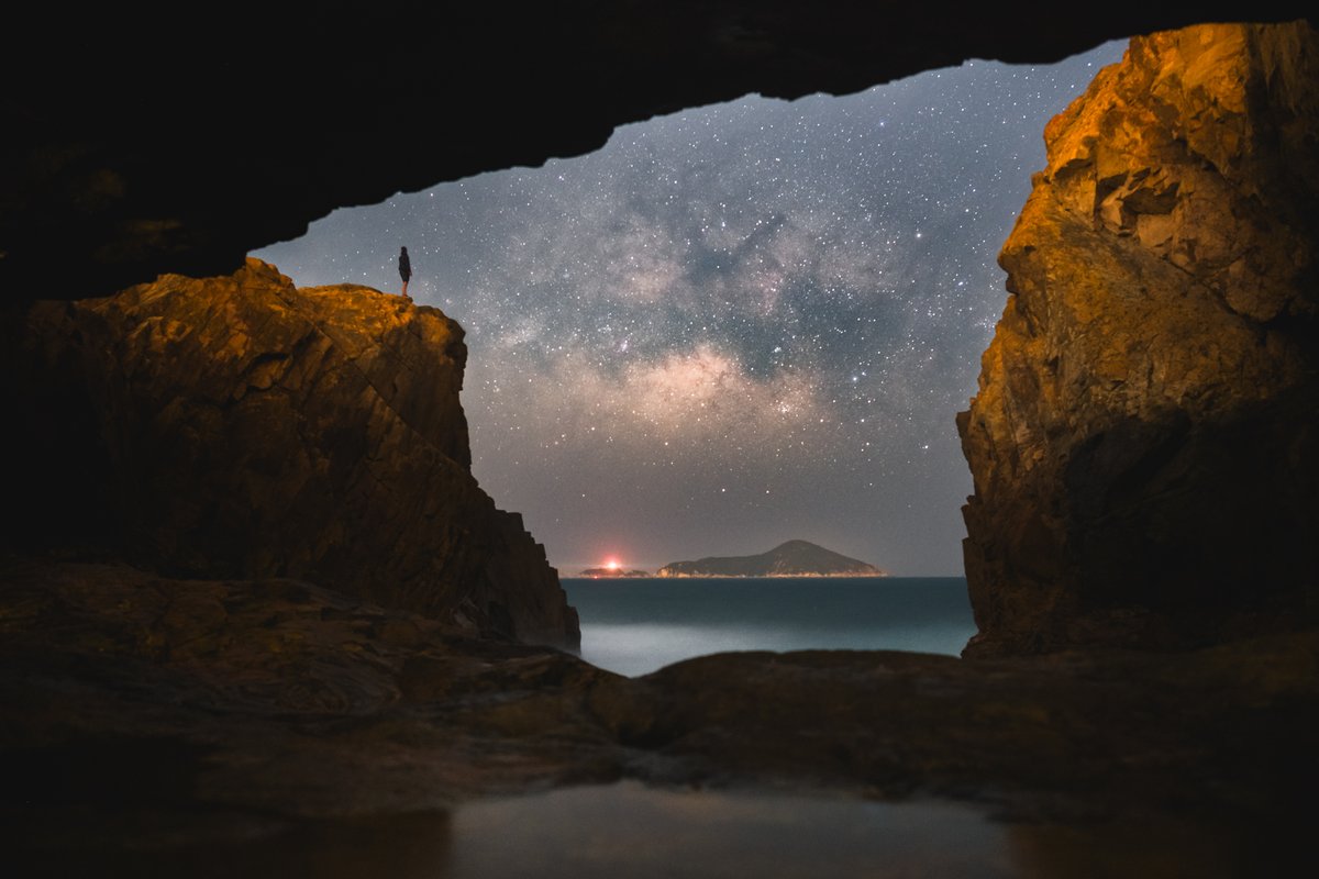 “My first sighting of the Milky Way in 2024, I decided to revisit a plan I had 2 years prior of shooting the core rising through a small cave in Hong Kong.” 📷  Sony a7 III | 24mm | ƒ/2 | 90s | ISO 5000 👉 Photo by Keith Reyes 📍 Planned with PhotoPills: photopills.com