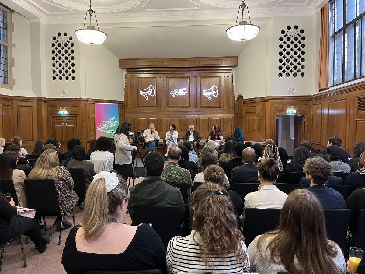 #OurGenerationOurVote 🗳️

Last night, we heard from young people and a panel of parliamentarians at the launch of @OurGenOurVote - an election and political literacy campaign for under 18s. So many powerful words!

Schools and youth orgs, get involved: democracyclassroom.com/resource-categ…