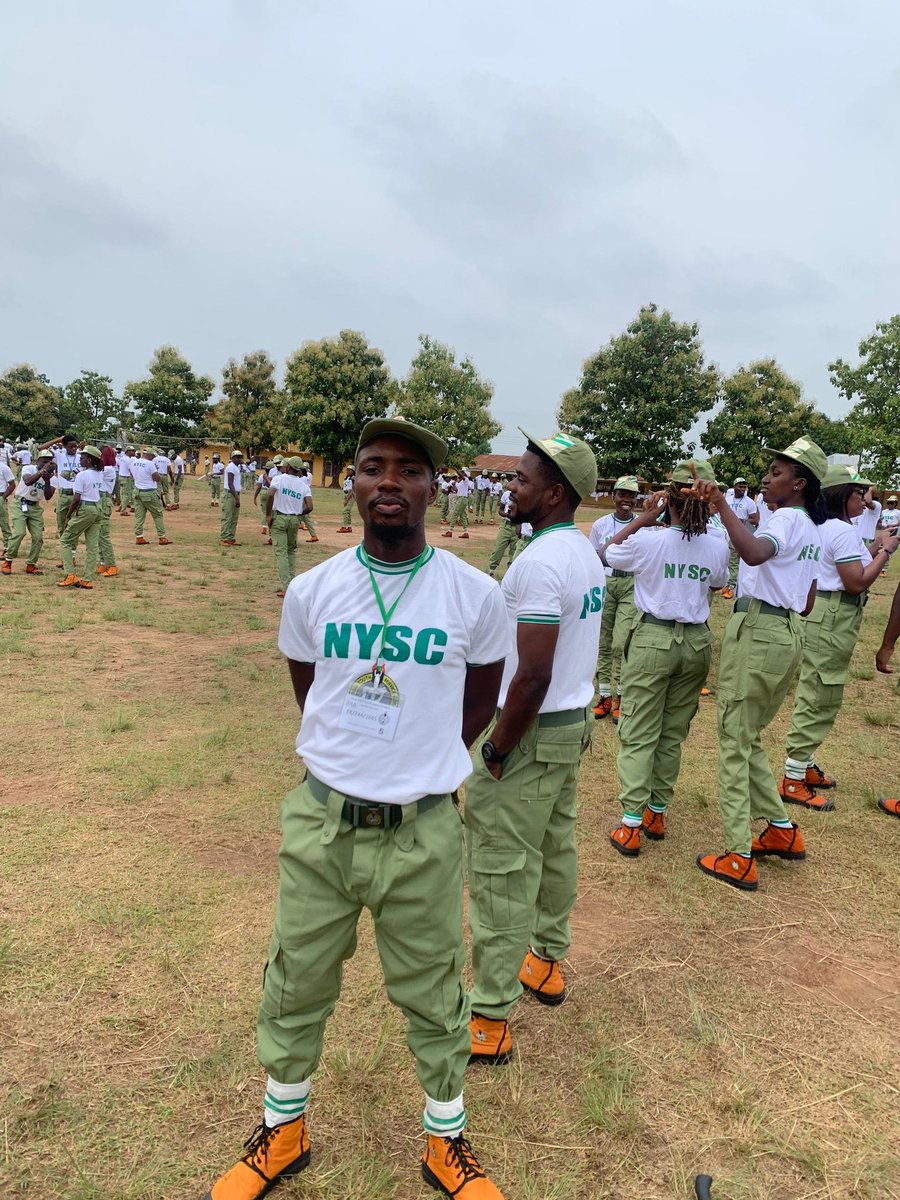 TorubeliEmma's tweet image. NYSC Orientation Camp, Emure Ekiti state.

FGPikin 😂😂😂

#NyscBatchA2 #Rapture #NYSC #Ijaw