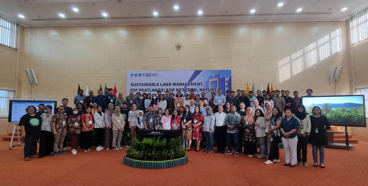 UK Centre for Ecology & Hydrology (@uk_ceh) on Twitter photo A successful two days of presentations and posters on various peat-related topics at the international peatland conference hosted by Palangka Raya University <a href="/uprofficial/">Univ. Palangka Raya</a> & UKCEH
Thanks to our hosts, delegates and presenters!
#NetZero #SustainableLandUse #ClimateChange A successful two days of presentations and posters on various peat-related topics at the international peatland conference hosted by Palangka Raya University <a href="/uprofficial/">Univ. Palangka Raya</a> & UKCEH
Thanks to our hosts, delegates and presenters!
#NetZero #SustainableLandUse #ClimateChange