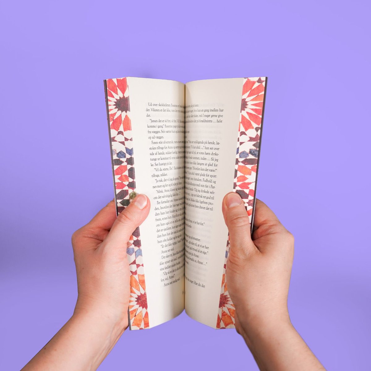 drukarnia_Totem's tweet image. 🔴 Good morning Thursday! Check out our new edge printing machine—now the sky&apos;s the limit! Print anything from geometric patterns to sophisticated graphics on book edges, with both straight &amp;amp; rounded corners. See our stunning proposals 📚 and stand out! #bookedgeprinting #books