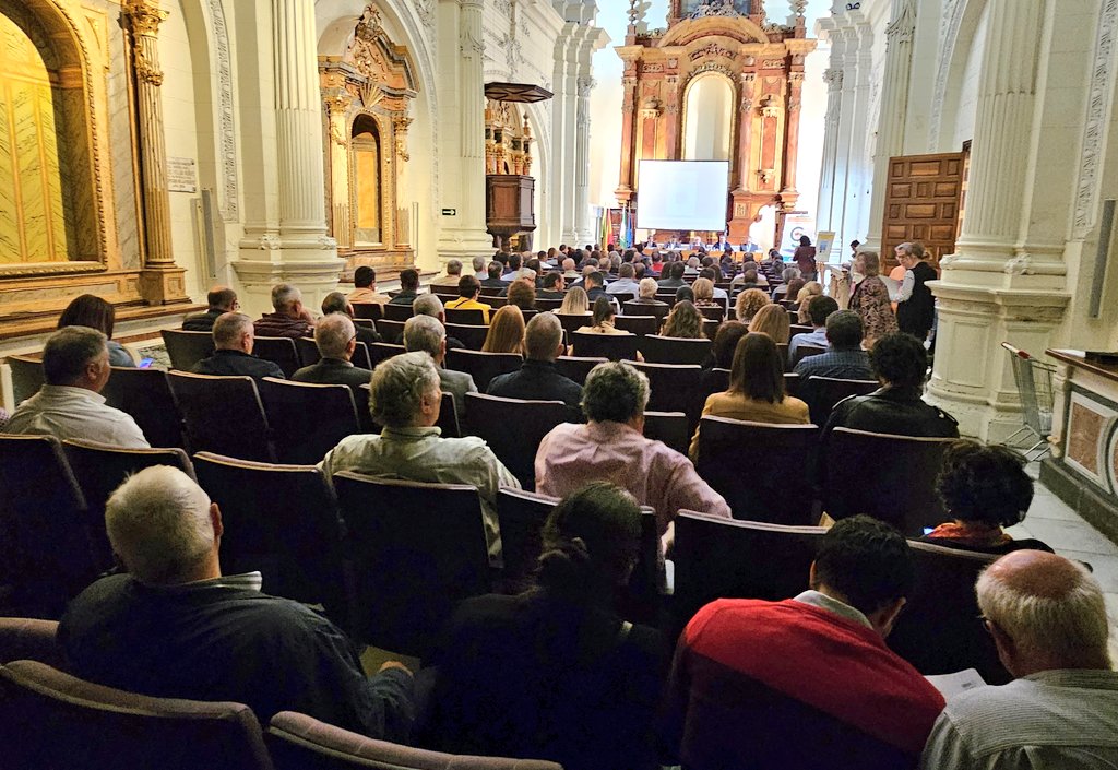 UPAJAEN's tweet photo. Magnífica respuesta de los regantes de Jaén a la jornada sobre #regadíos que celebramos junto al @CesJaen, lo que demuestra el interés por la modernización y la regularización de todos los regadíos de olivar. @eliosanchez_ @CristobalCano26 #UPAJaénMásNecesariaQueNunca https://t.co/2wwQFp5H6w