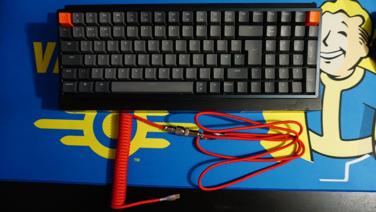 If anyone's after a decent custom keyboard I'm selling my Keychron K4 (Re-Lubed Gateron Reds) with my Custom Red Aviator cable, Boxed. £70 HMU :) Got my Fallout Ducky board now, this is sat collecting dust