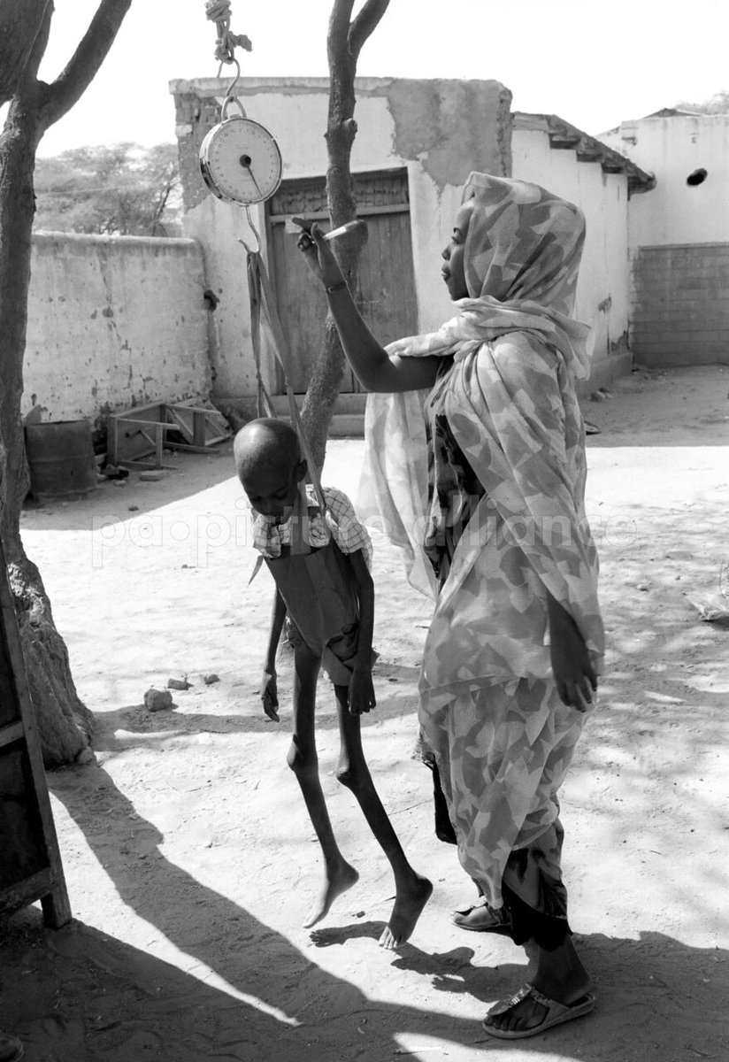 #Hargeysa 1991

A NGO worker weighs a kid suffering from extreme malnutrition.

Never forget