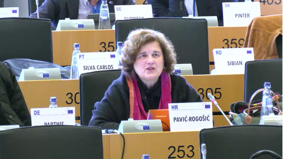 Gender-aware public policies and the adoption of a gender-sensitive budget are important tools for:
📌 achieving gender equality
📌 integrating women's rights and gender equality into all policies of the EU
🗣️ @PavicRogosic #EESCPlenary #GenderEquality debate