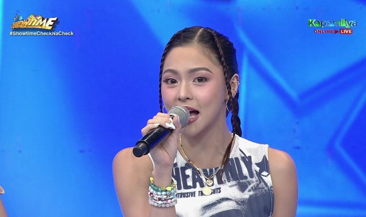 MegaKapamilya's tweet image. Ang cute mo Kimmy ❤️💙

#MegaKapamilya #ShowtimeCheckNaCheck